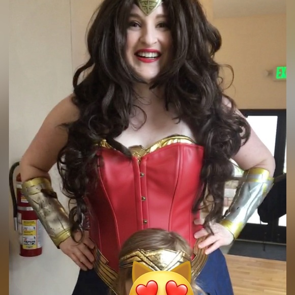 Wonder Woman Corset Set - Picture 9 of 13